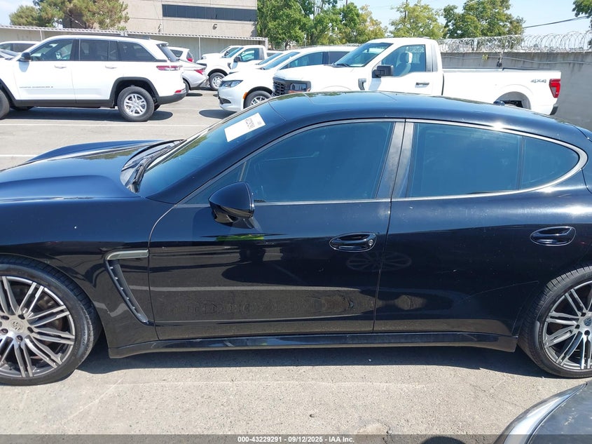 2015 PORSCHE PANAMERA 2/4 - WP0AA2A72FL002302
