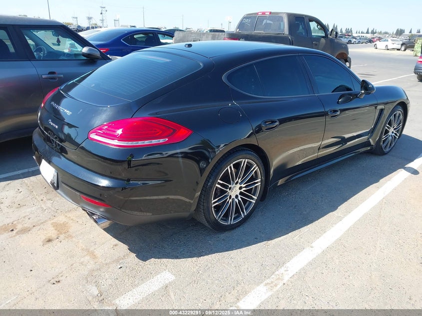 2015 PORSCHE PANAMERA 2/4 - WP0AA2A72FL002302