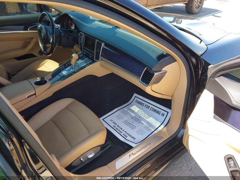 2015 PORSCHE PANAMERA 2/4 - WP0AA2A72FL002302