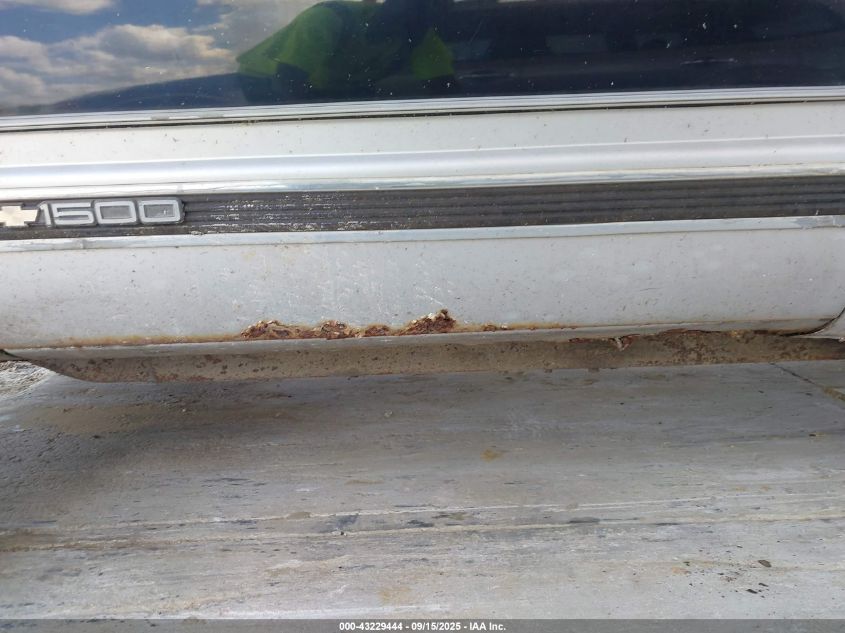 1993 Chevrolet Gmt-400 K1500 VIN: 2GCEK19K7P1138868 Lot: 43229444