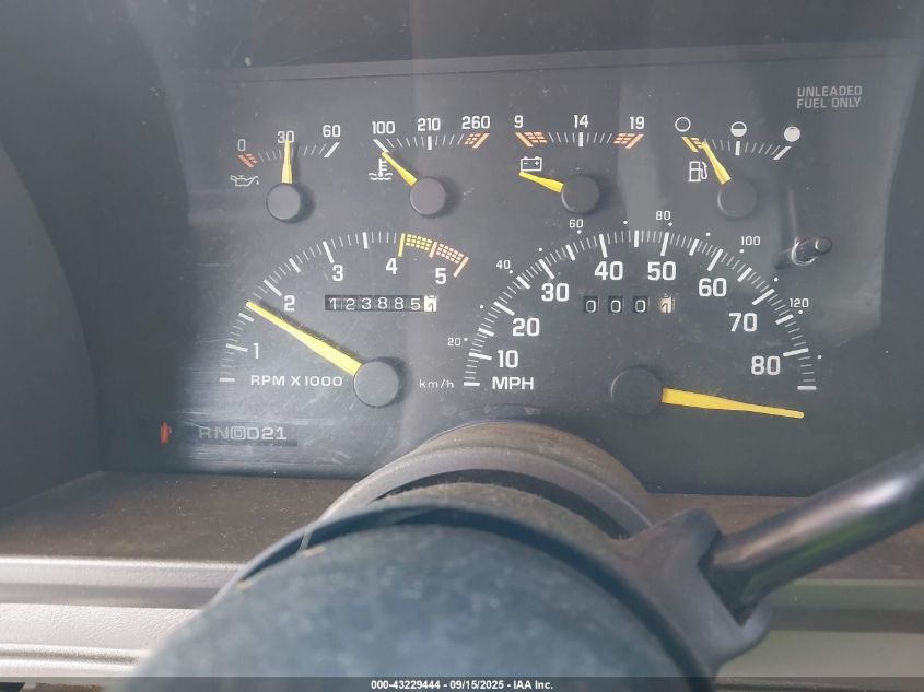 1993 Chevrolet Gmt-400 K1500 VIN: 2GCEK19K7P1138868 Lot: 43229444