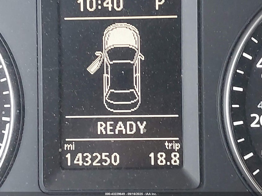 2013 VOLKSWAGEN JETTA HYBRID SEL PREMIUM - 3VW637AJ6DM221801