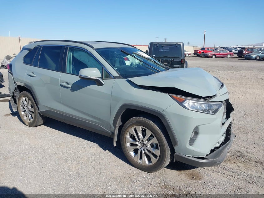 TOYOTA RAV4 XLE PREMIUM