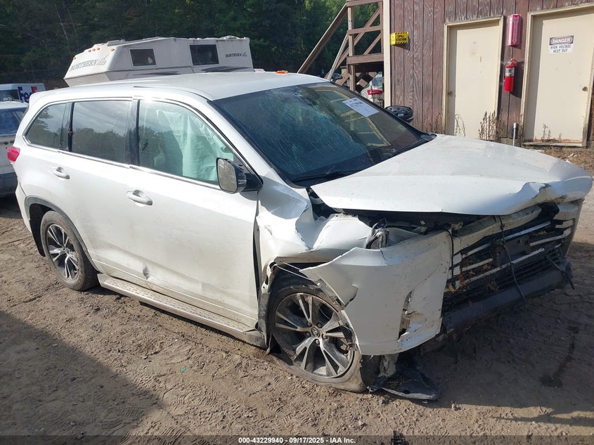 TOYOTA HIGHLANDER LE