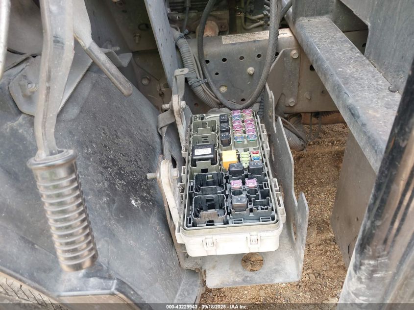 2015 Isuzu Npr Reg VIN: 54DB4W1B1FS804381 Lot: 43229943