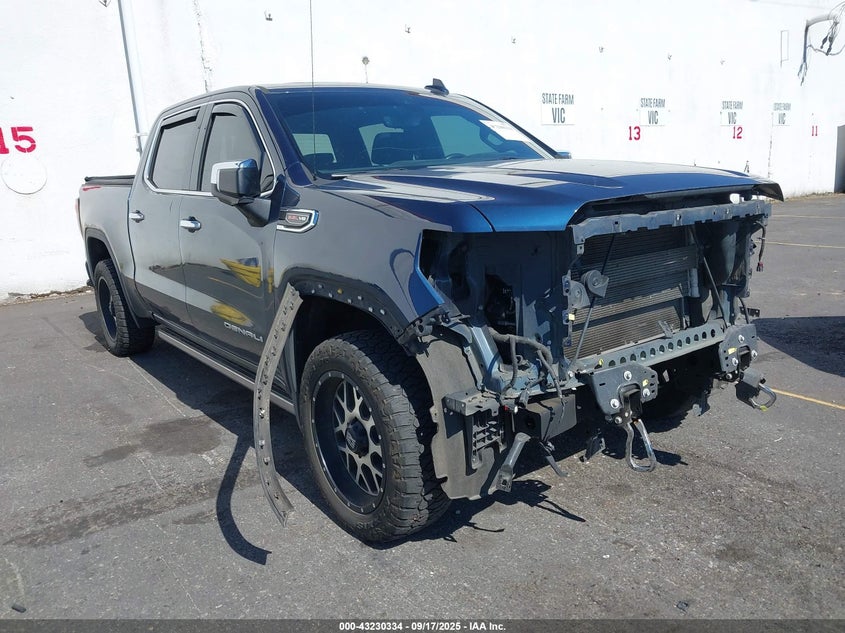 GMC SIERRA 1500 4WD SHORT BOX DENALI