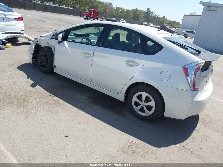 2014 TOYOTA PRIUS TWO JTDKN3DU7E0375495