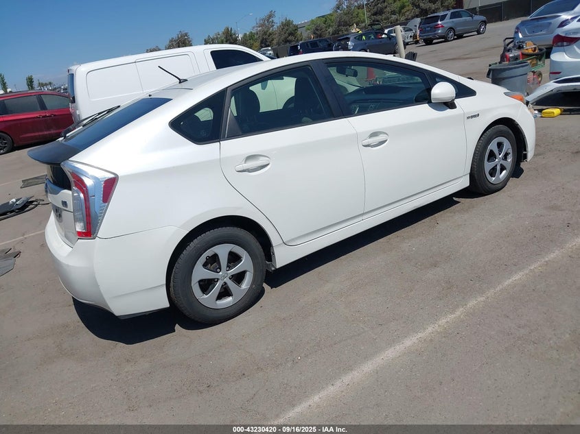 2014 TOYOTA PRIUS TWO JTDKN3DU7E0375495