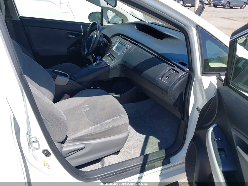 2014 TOYOTA PRIUS TWO JTDKN3DU7E0375495