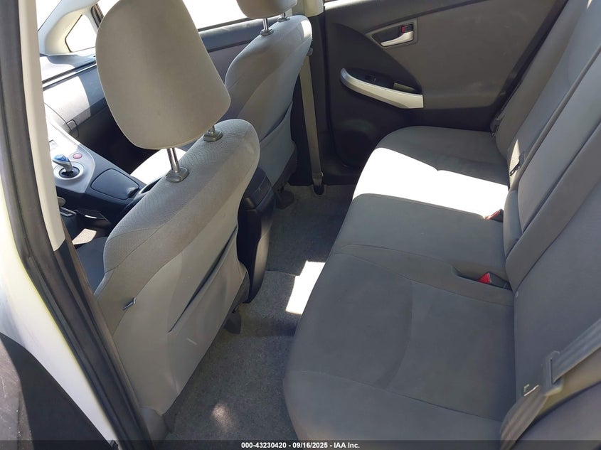 2014 TOYOTA PRIUS TWO JTDKN3DU7E0375495