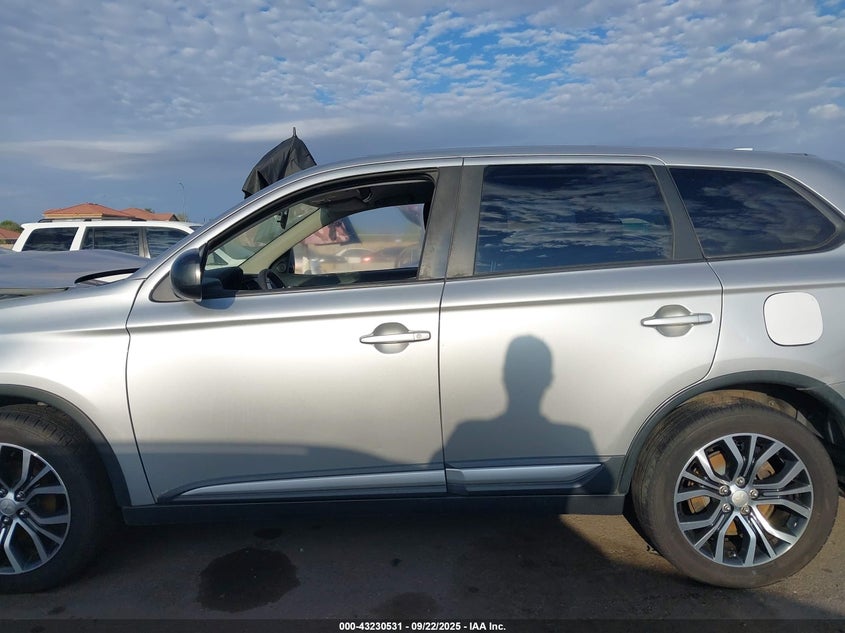 2018 Mitsubishi Outlander Es VIN: JA4AZ3A31JJ001488 Lot: 43230531