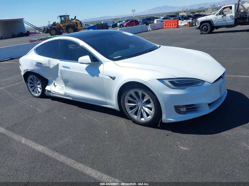 2020 Tesla Model S Long Range Dual Motor All-Wheel Drive/Long Range Plus Dual Motor All-Wheel Drive white hatchback electric 5YJSA1E29LF363750 photo #1