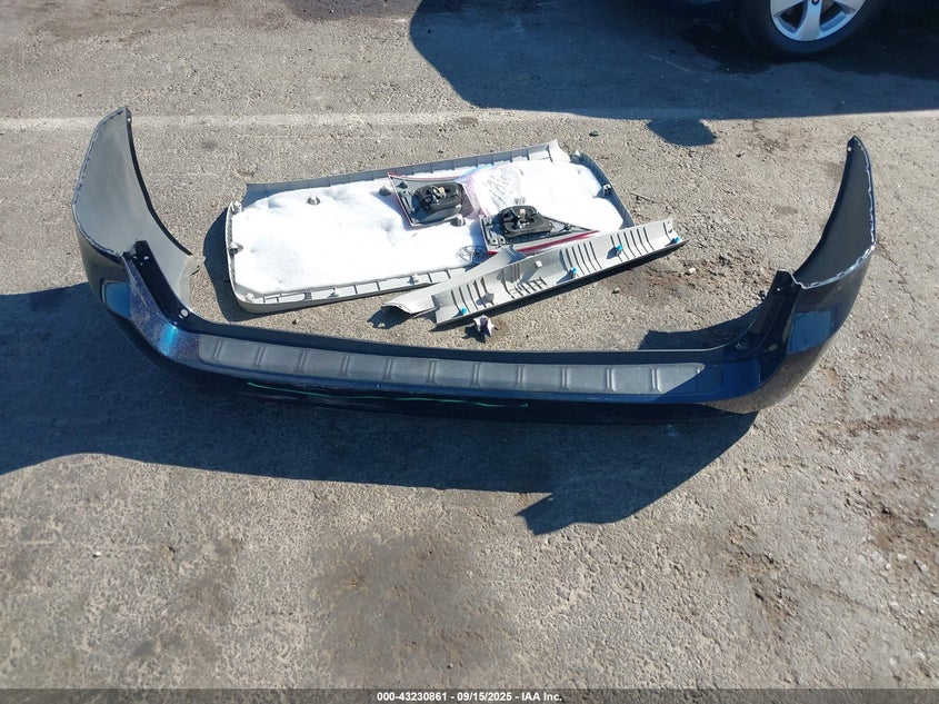 2011 Toyota Sienna Le V6 VIN: 5TDKK3DC5BS004957 Lot: 43230861