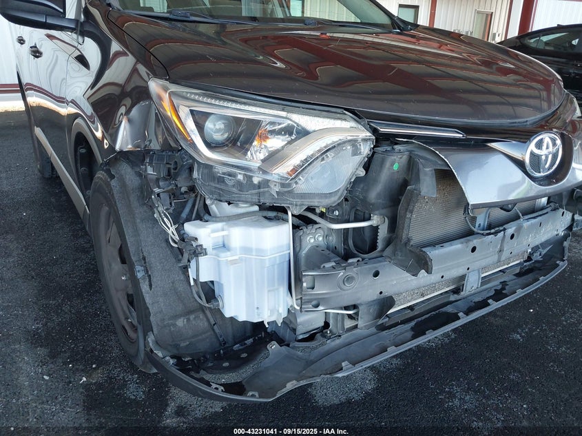 2016 TOYOTA RAV4 LE - JTMZFREV9GJ092907