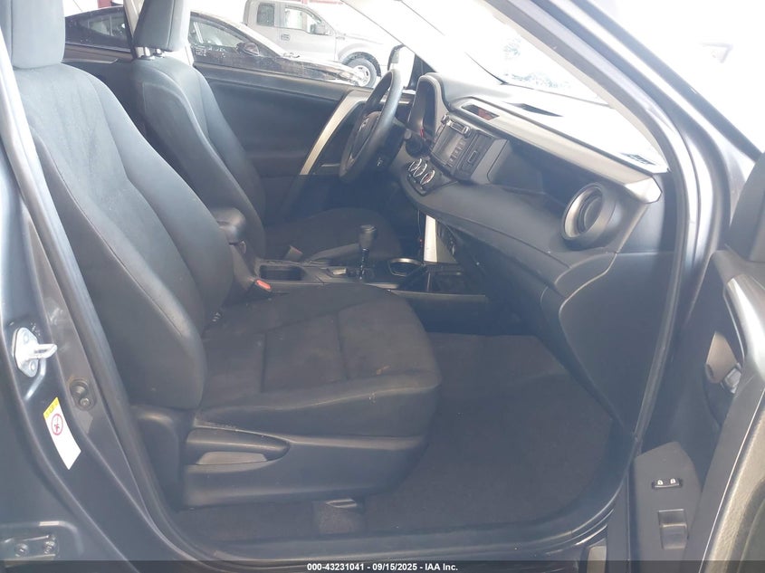 2016 TOYOTA RAV4 LE - JTMZFREV9GJ092907