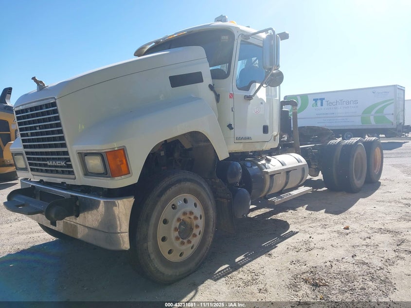 2018 Mack Pinnacle white null diesel 1M1AN02Y5JM027570 photo #3