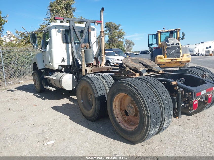 2018 Mack Pinnacle white null diesel 1M1AN02Y5JM027570 photo #4