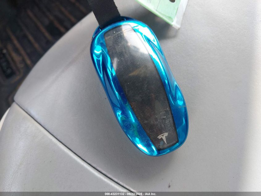 2013 Tesla Model S Performance VIN: 5YJSA1DP5DFP05578 Lot: 43231132