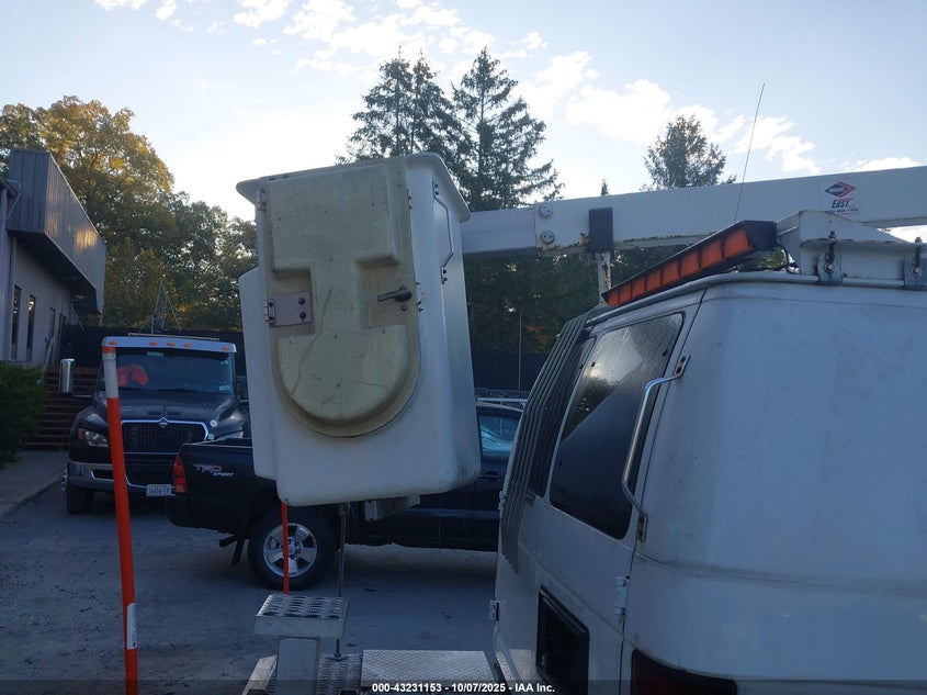 2011 Ford E-350 Super Duty Commercial VIN: 1FTSE3EL3BDB39159 Lot: 43231153