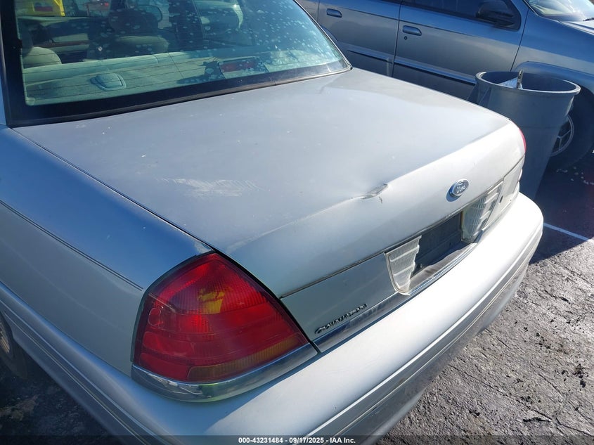 2001 Ford Crown Victoria VIN: 2FAFP73W21X114699 Lot: 43231484