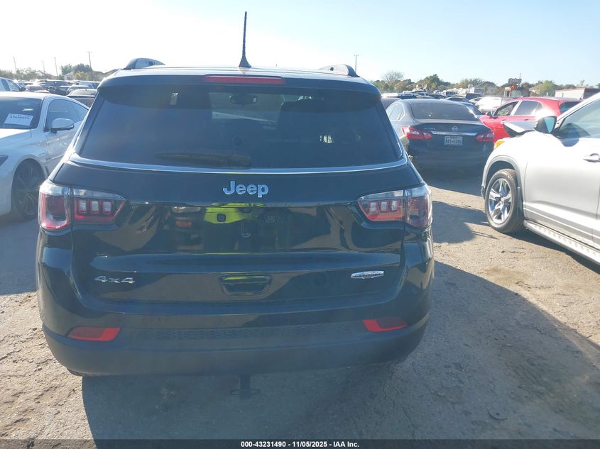 2022 Jeep Compass Latitude 4X4 VIN: 3C4NJDBBXNT231443 Lot: 43231490