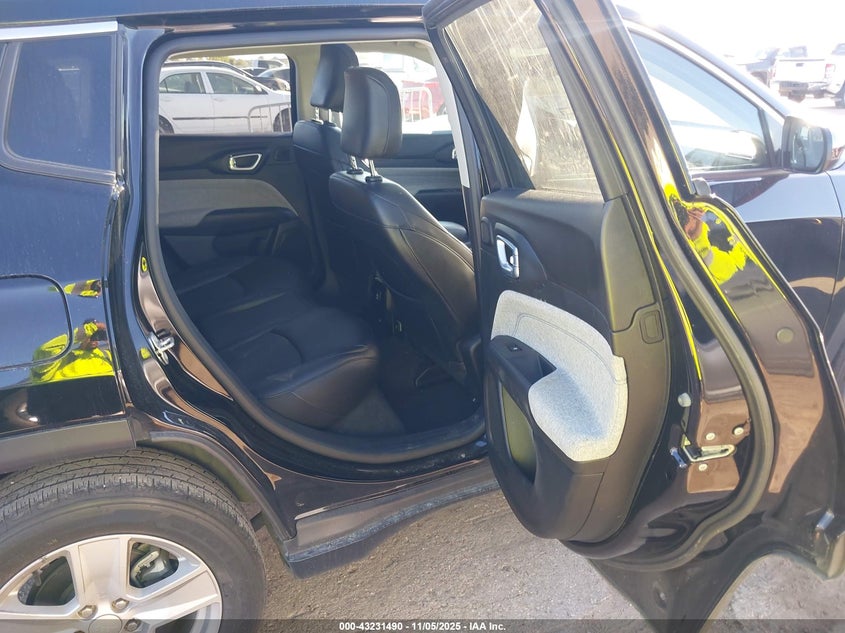 2022 Jeep Compass Latitude 4X4 VIN: 3C4NJDBBXNT231443 Lot: 43231490