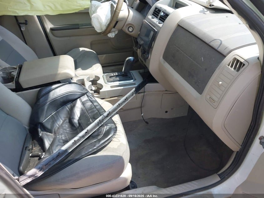 1FMCU49H58KC91558 2008 FORD ESCAPE photo no. 5