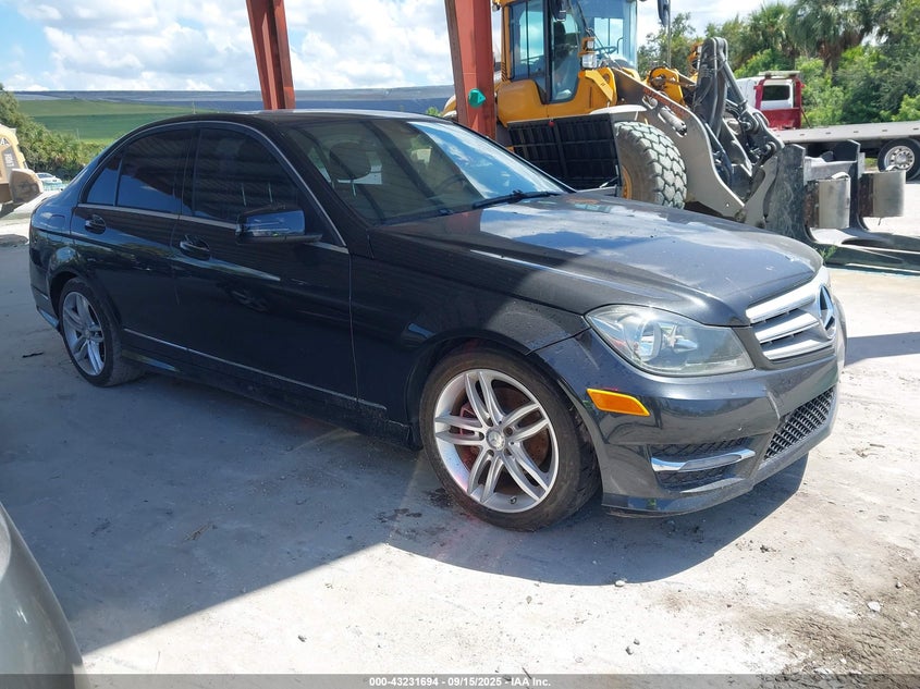 2013 MERCEDES-BENZ C 250 SPORT - WDDGF4HB3DR248499