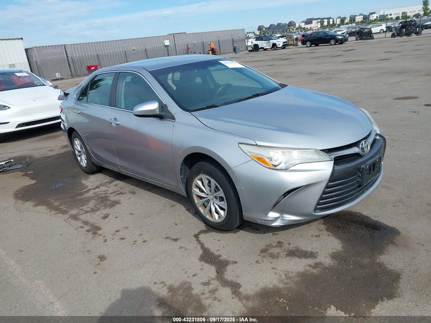 TOYOTA CAMRY LE