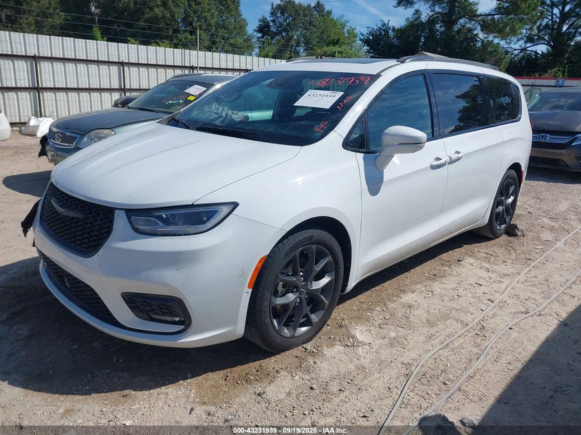 2021 CHRYSLER PACIFICA TOURING L - 2C4RC1BG6MR572202