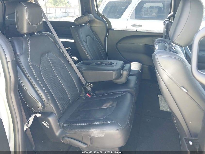 2021 CHRYSLER PACIFICA TOURING L - 2C4RC1BG6MR572202