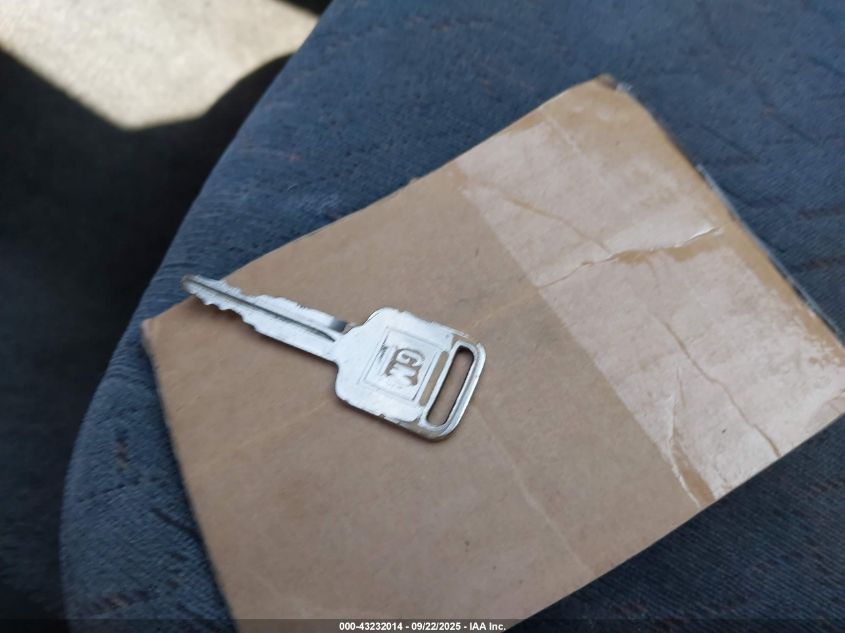 2001 Chevrolet Tracker Hard Top Lt VIN: 2CNBJ634116915077 Lot: 43232014