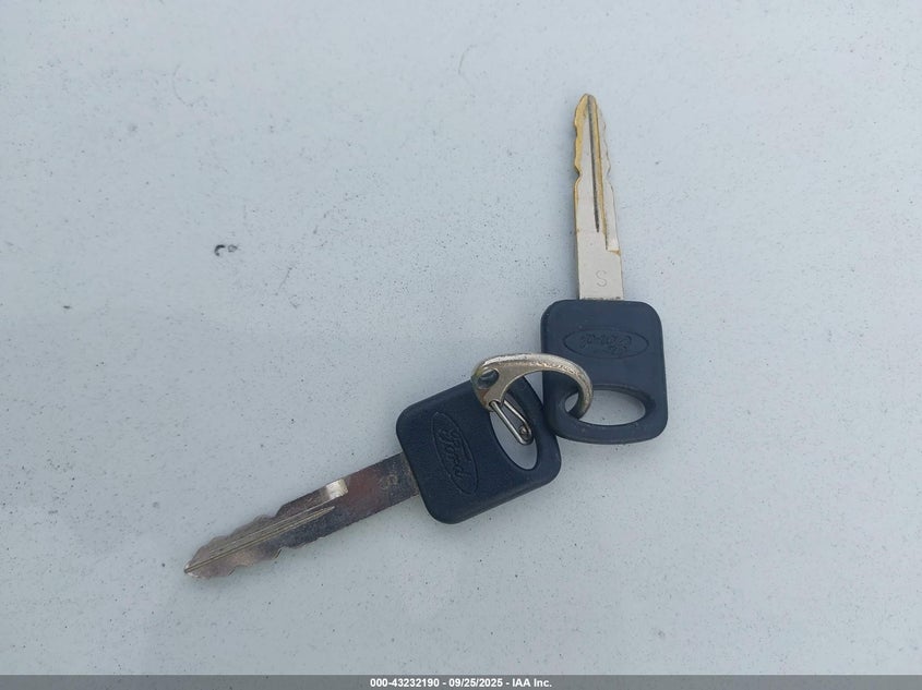 1999 Ford E-350 Super Duty Xl/Xlt VIN: 1FBSS31L0XHC12961 Lot: 43232190