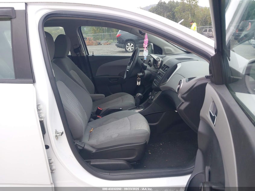 2014 CHEVROLET SONIC LS AUTO 1G1JA6SH7E4139154