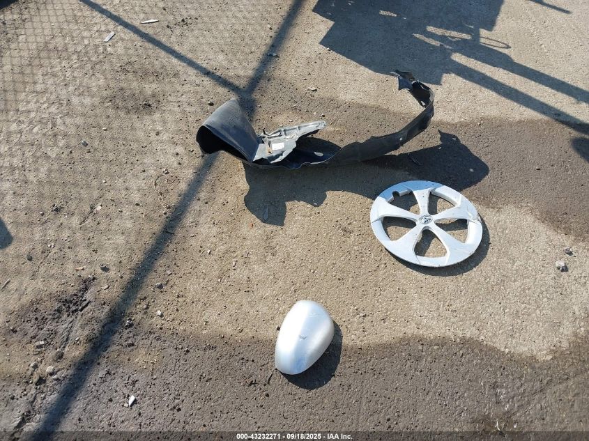 2015 Toyota Prius Two VIN: JTDKN3DU6F1962072 Lot: 43232271