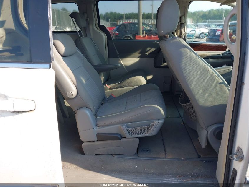 2010 Chrysler Town & Country Touring VIN: 2A4RR5D10AR229096 Lot: 43232369