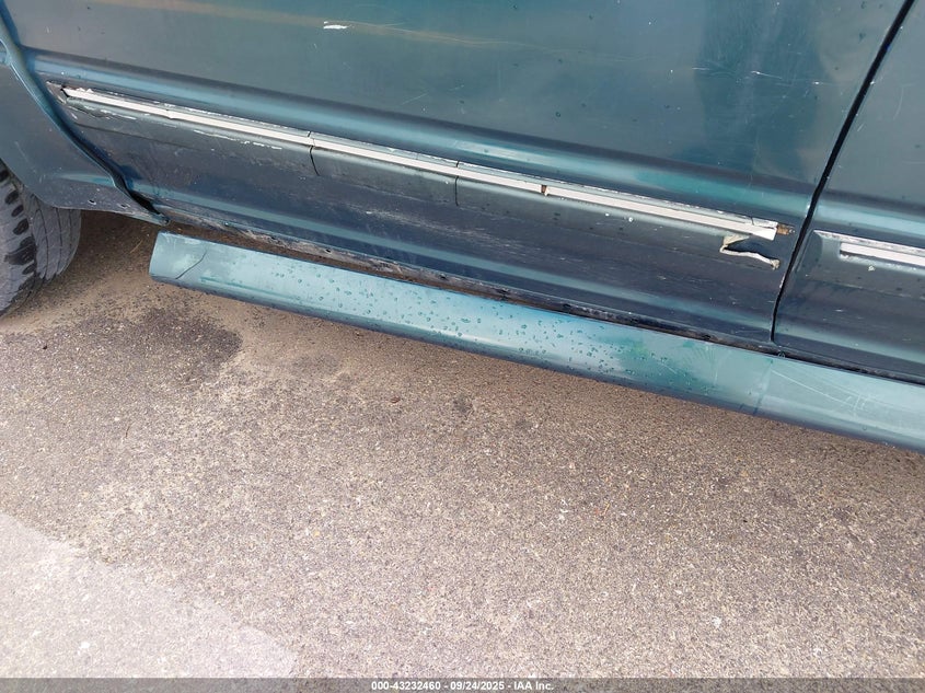 1996 Ford Explorer VIN: 1FMDU35PXTZB95209 Lot: 43232460