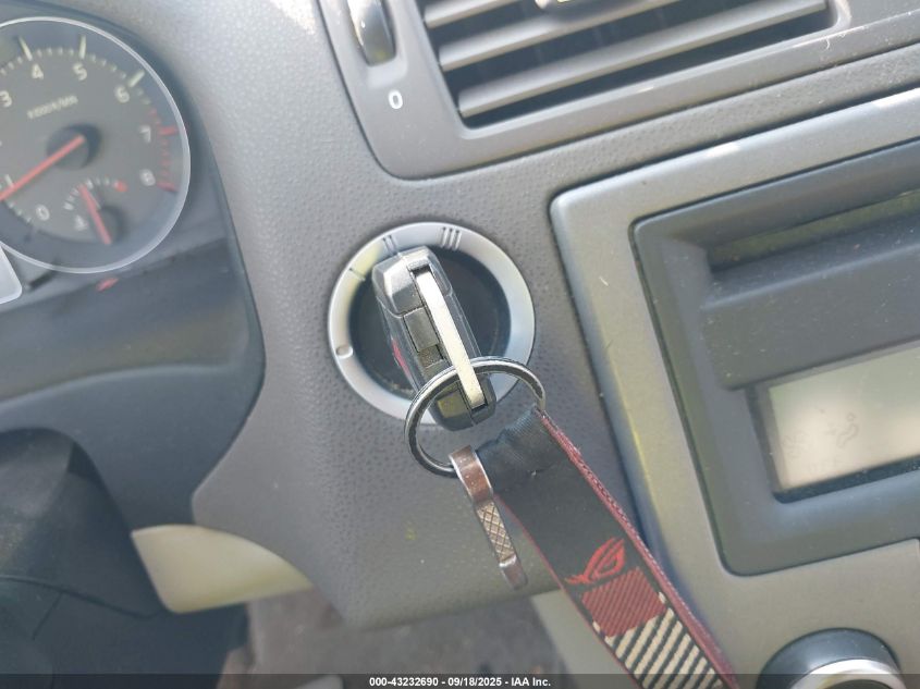 2008 Volvo C30 T5 R-Design/T5 Version 1.0/T5 Version 2.0 VIN: YV1MK672382069457 Lot: 43232690