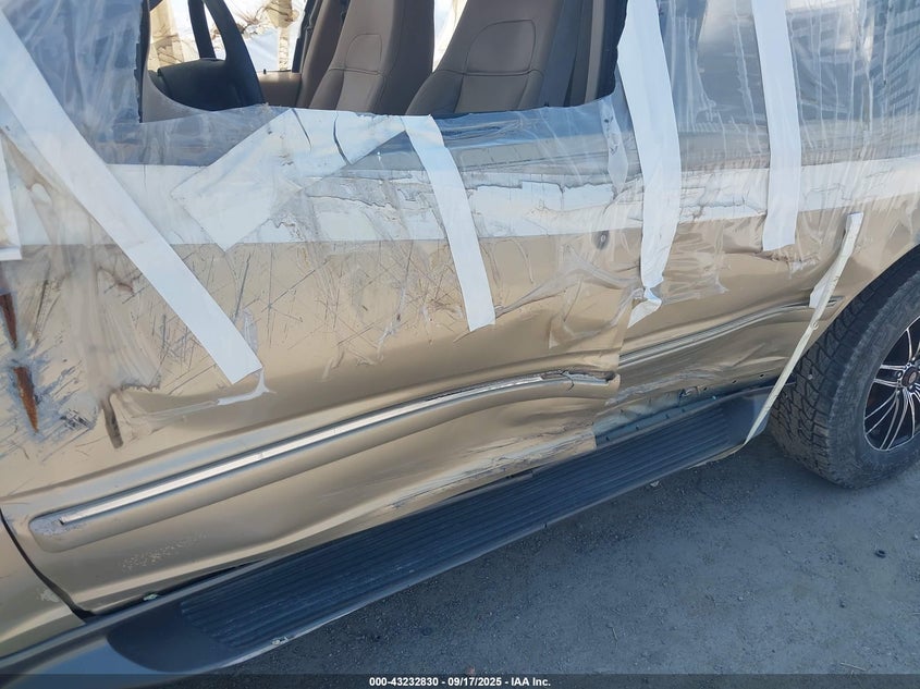 1999 Ford Explorer Eddie Bauer/Limited/Xlt VIN: 1FMZU35P1XZA91736 Lot: 43232830