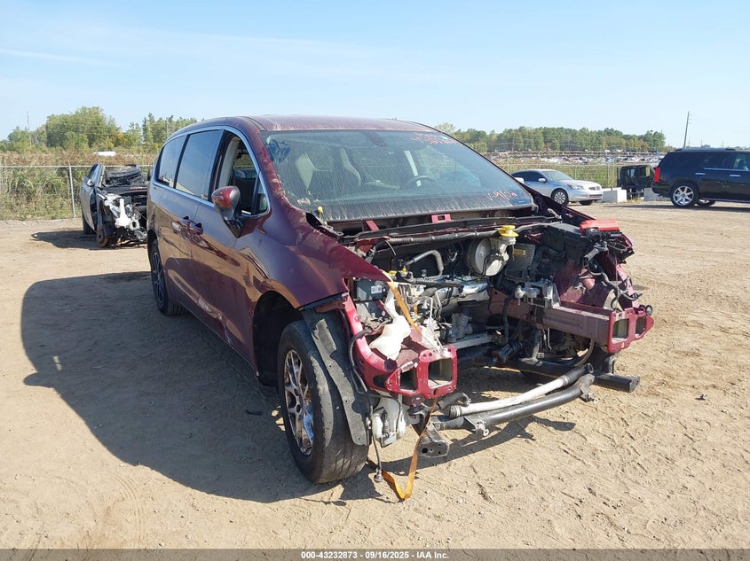 2017 Chrysler Pacifica Touring VIN: 2C4RC1DG2HR509102 Lot: 43232873