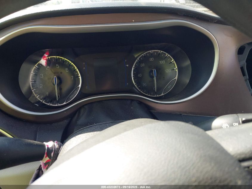 2017 Chrysler Pacifica Touring VIN: 2C4RC1DG2HR509102 Lot: 43232873