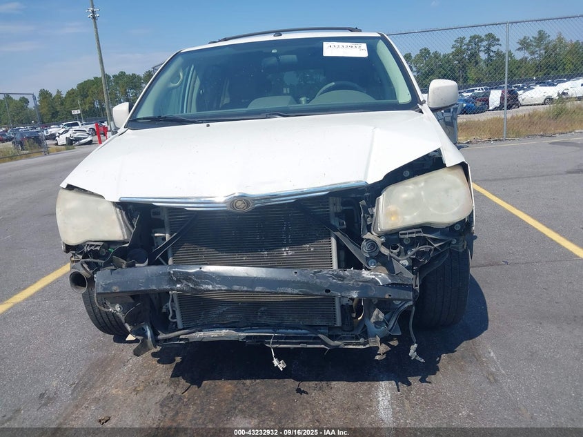 2008 Chrysler Town & Country Touring VIN: 2A8HR54P78R613238 Lot: 43232932