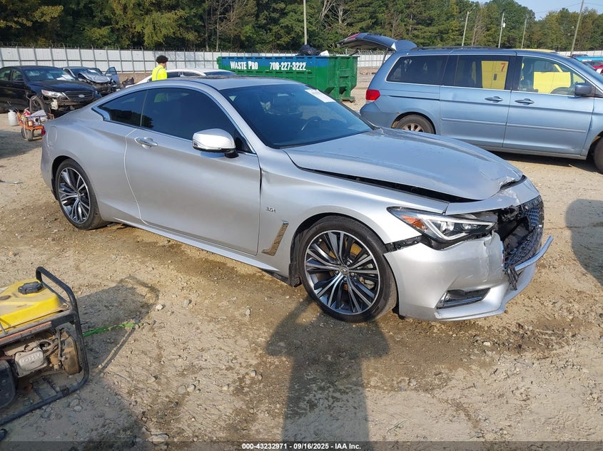 INFINITI Q60 3.0T LUXE