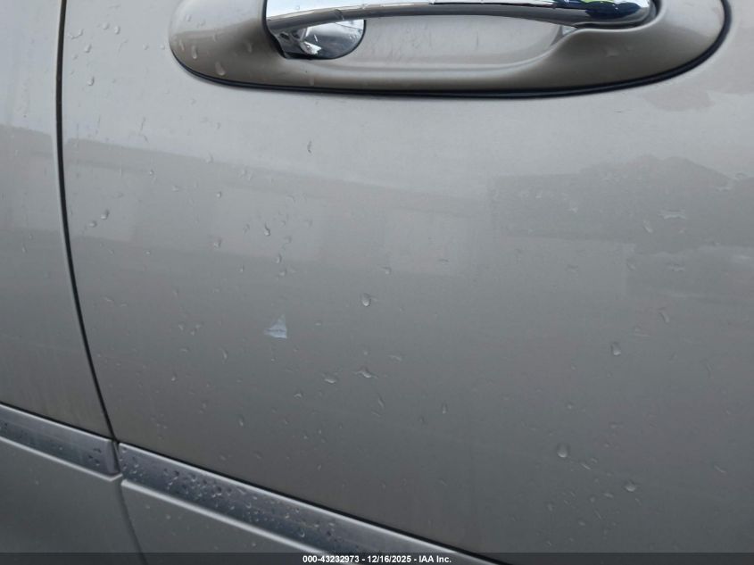 2010 Lincoln Town Car VIN: 2LNBL8CV0AX752723 Lot: 43232973