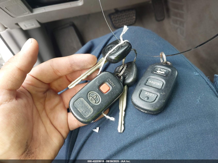 2005 Toyota Camry Le VIN: 4T1BE32K95U623588 Lot: 43233015