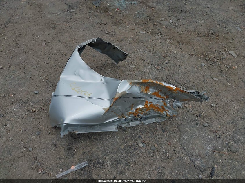 2005 Toyota Camry Le VIN: 4T1BE32K95U623588 Lot: 43233015