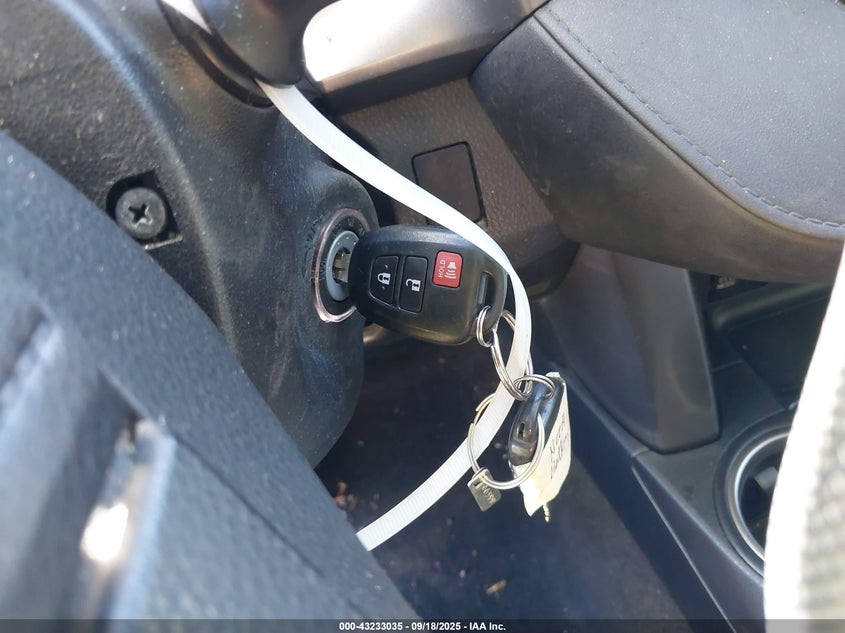 2016 TOYOTA RAV4 LE - JTMBFREV1GJ103805