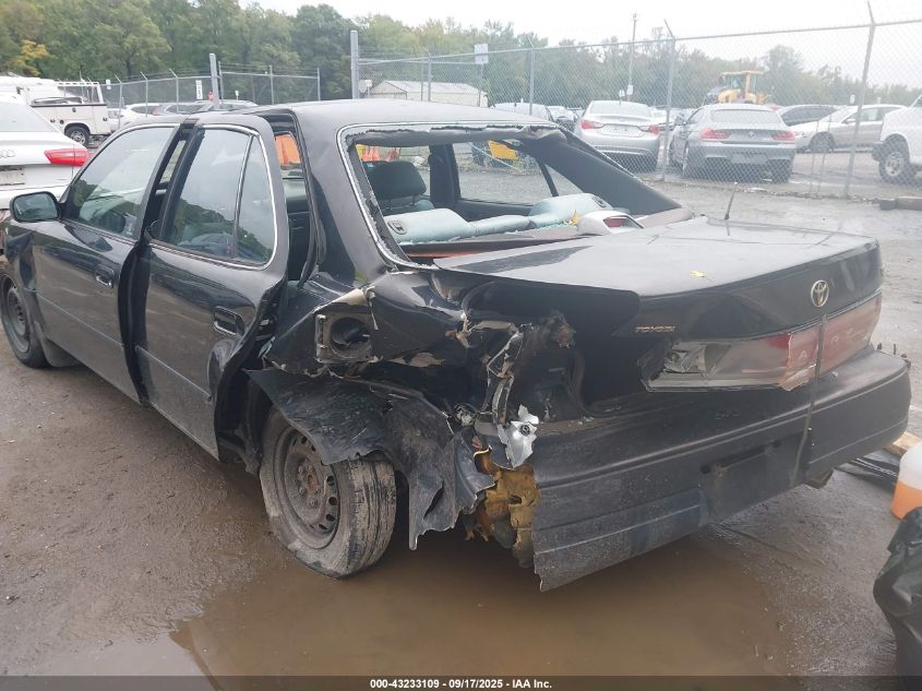 1992 Toyota Camry Le VIN: 4T1SK12E7NU145050 Lot: 43233109