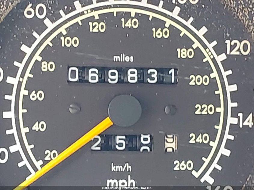 1993 Mercedes-Benz 300 E 2.8 VIN: WDBEA28E8PB987524 Lot: 43233239