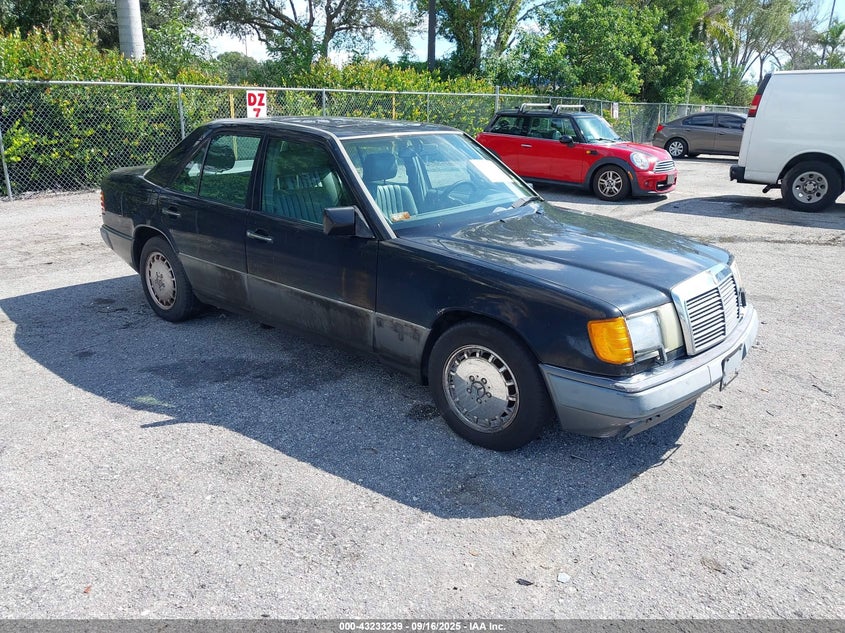 1993 MERCEDES-BENZ 300 E 2.8